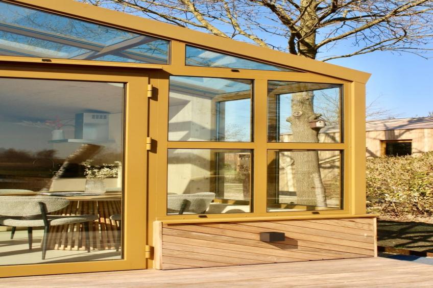 Groepsaccommodatie + 4 large greenhouses (36 personen)