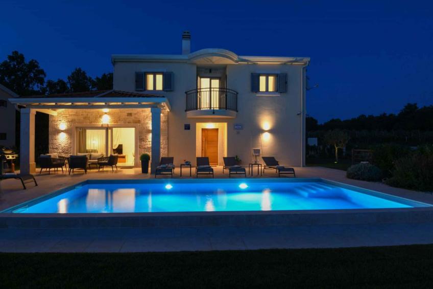 Villa with pool - BF-TWZJ3