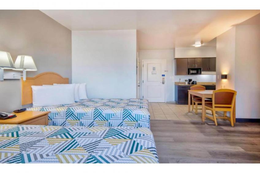 2 Full Beds  Non-Smoking Kitchen - foto 19