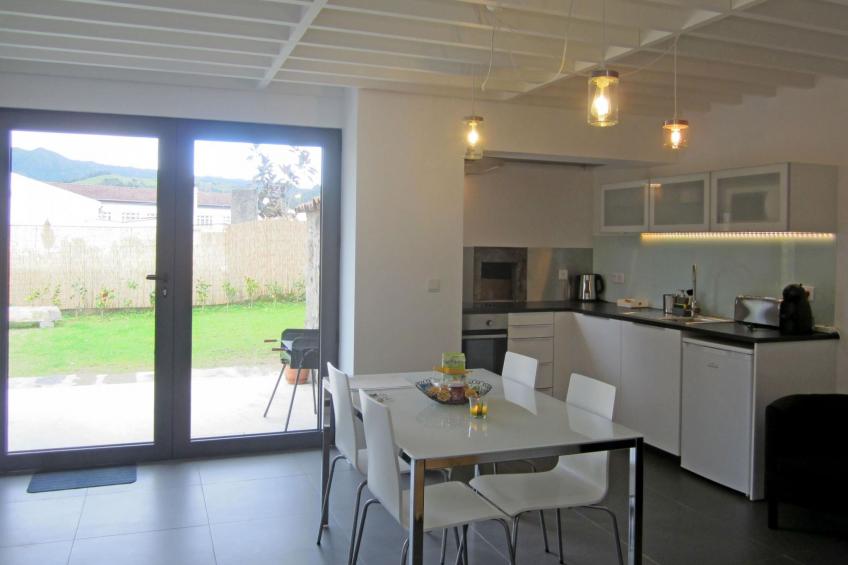 in Furnas mit Terrasse, Garten und Grill - foto 5