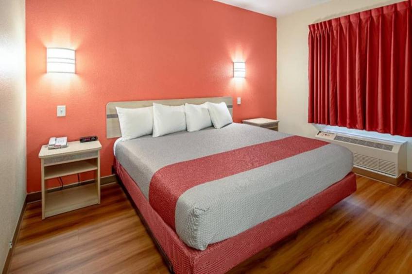 1 King Bed  Non-Smoking - foto 15