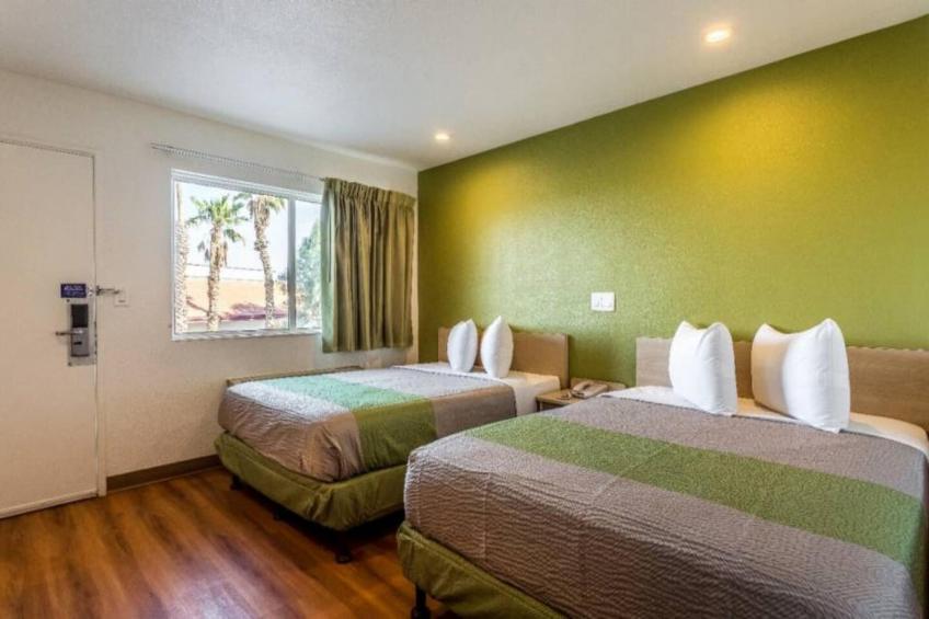 2 FULL BEDS  SMOKING - foto 4