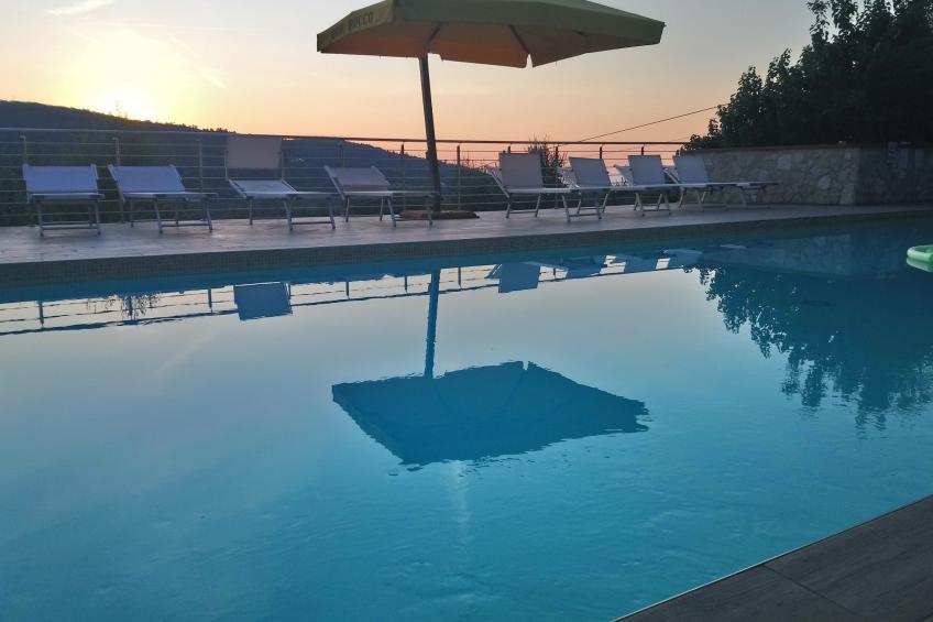 Zwei-Zimmer-Penthouse-Wohnung mit Terrasse mit Meerblick - foto 22