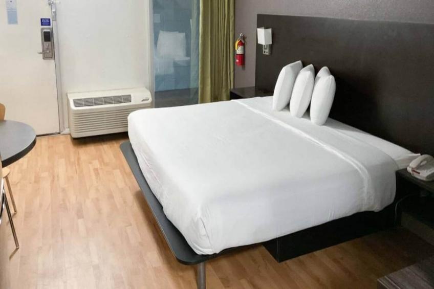 1 King Bed  Smoking Kitchen - foto 10