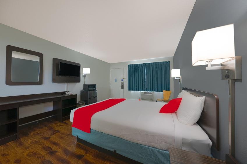 Premium Queen Bed with Kitchenette - foto 17