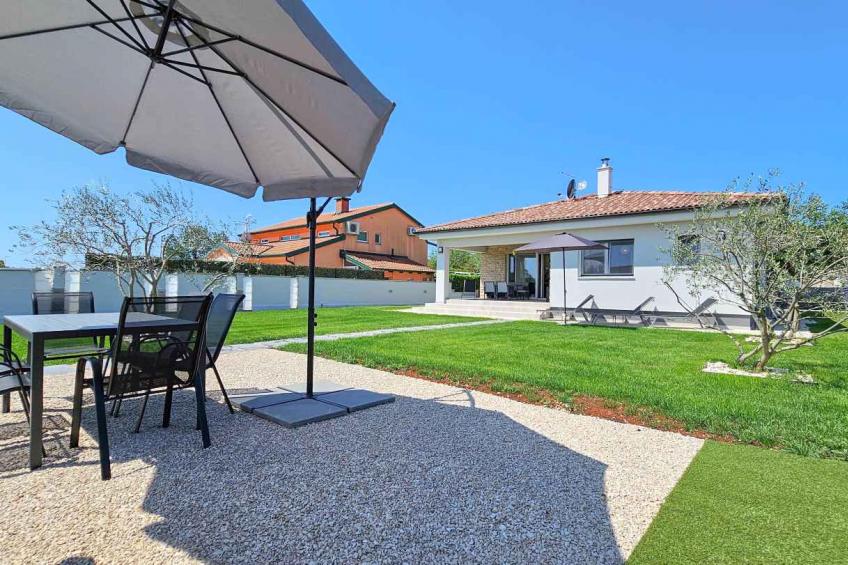 Holiday home with garden and barbecue - BF-3MXHK