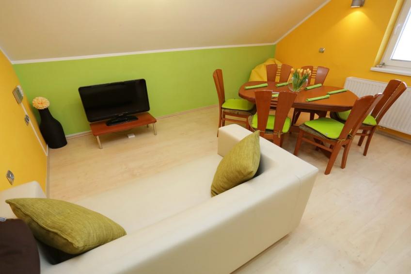 Elegant and Stylish Retreat Apartments with Terrace - Three Bedroom Apartment with Terrace