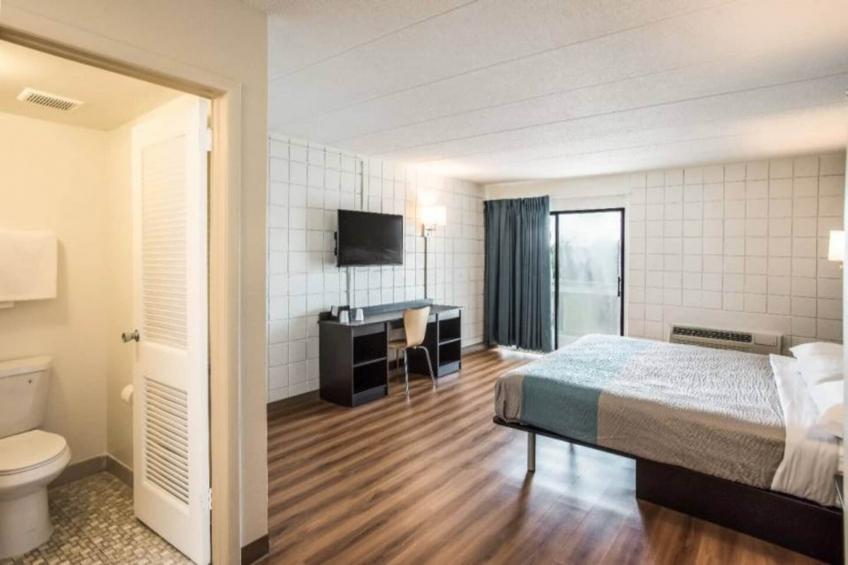 1 King Bed  Non-Smoking - foto 3