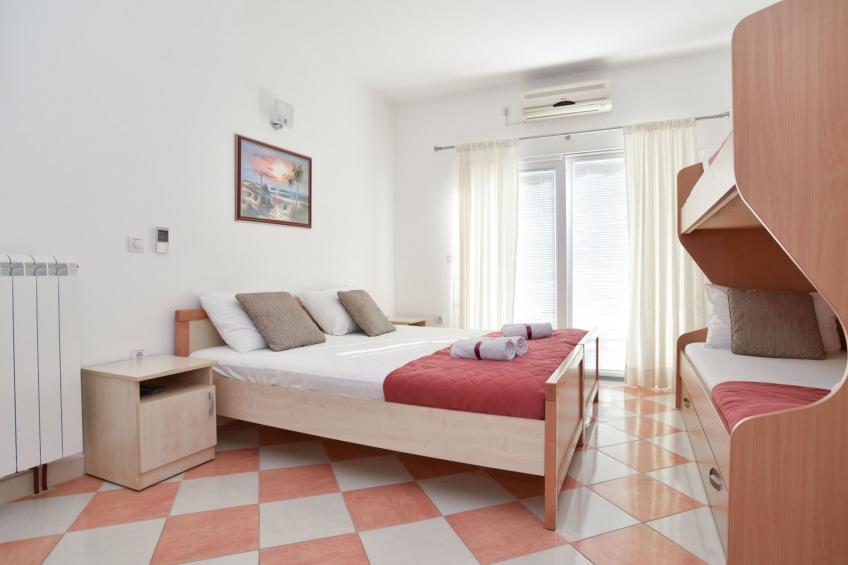 Studio für 4 Personen