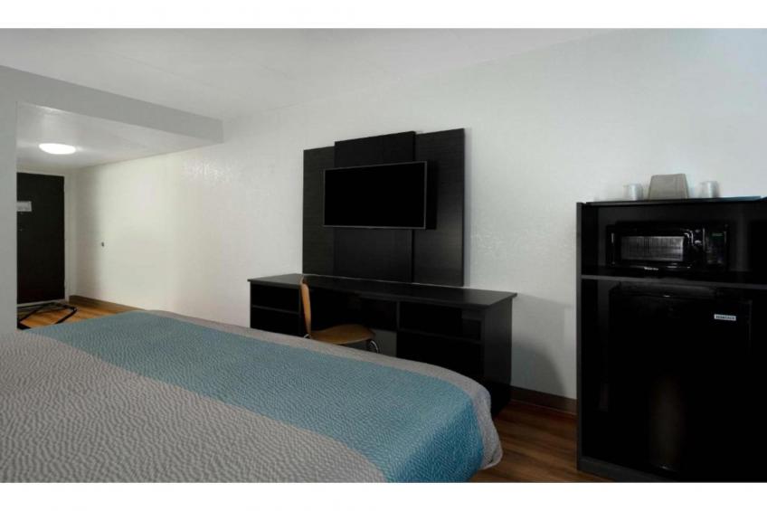 1 King Bed  Non-Smoking - foto 11