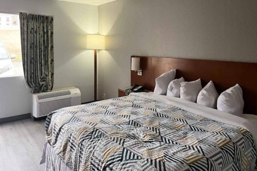 1 King Bed  Non-Smoking - foto 6