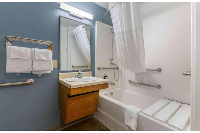 1 Queen Bed | Non-Smoking, Kitchen - foto 19