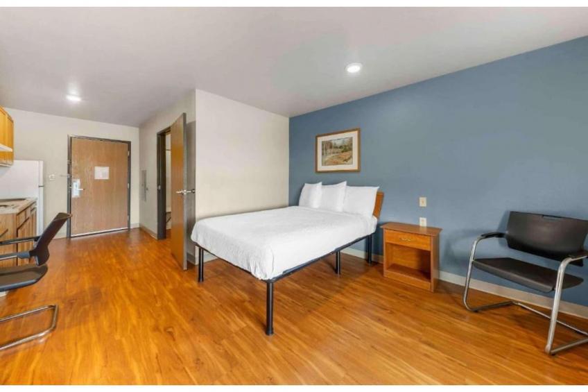 1 Full Bed | Smoking, Kitchen - foto 23