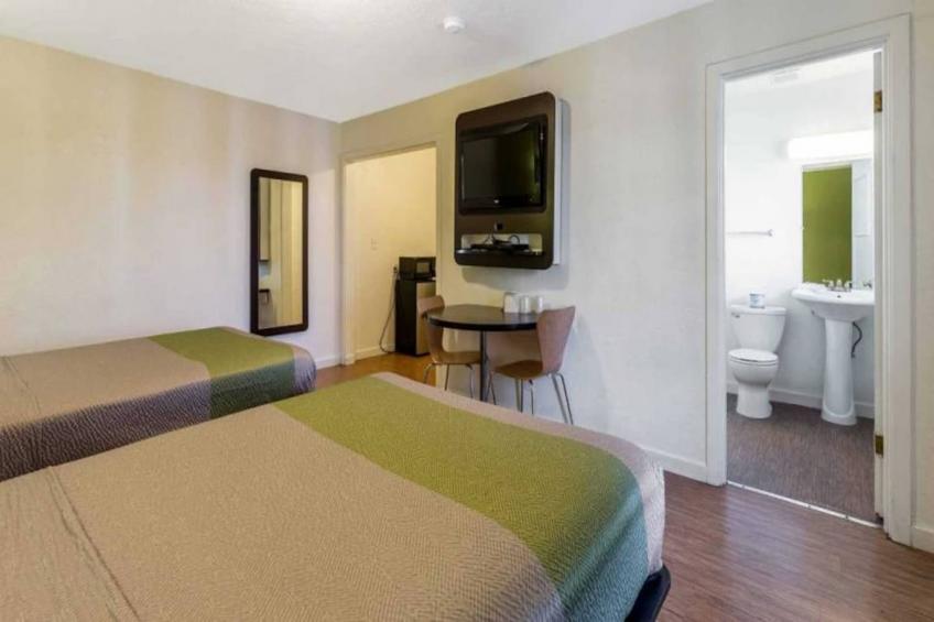 2 Full Beds  Non-Smoking - foto 17