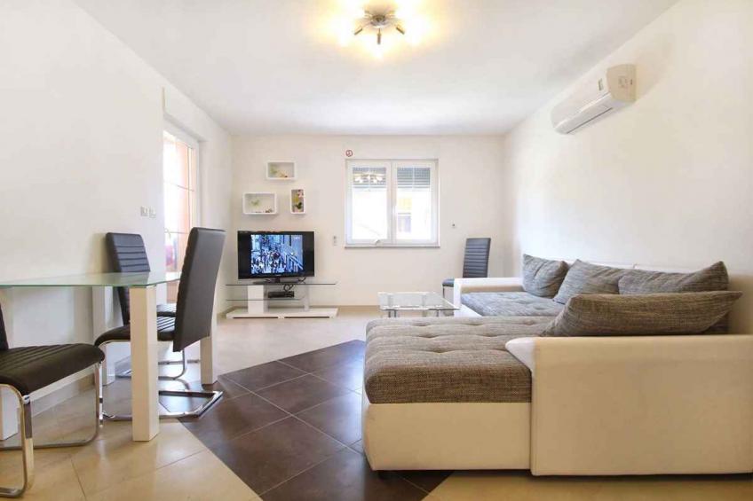 Holiday apartment with pool - BF-HBM9Z - foto 8