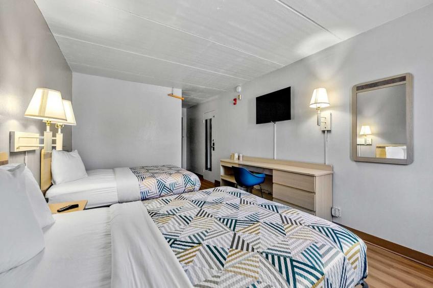 2 Queen Beds  Premium Micfridge - foto 8