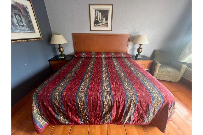 King Bed Non-Smoking