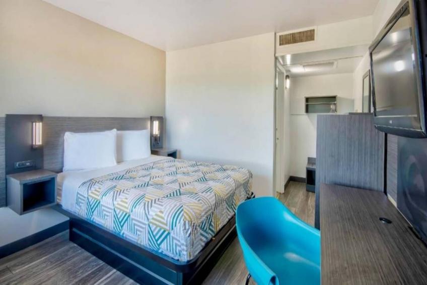 1 Queen Bed  Smoking - foto 16
