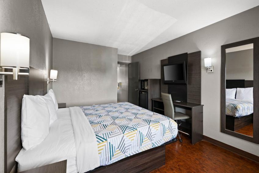 1 King Bed  Smoking Micfridge - foto 2
