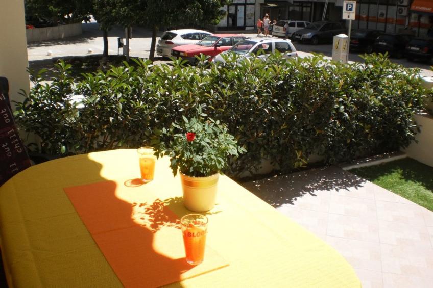 Moderne Ferienwohnung in Omiš mit Terrasse und Garten - foto 5