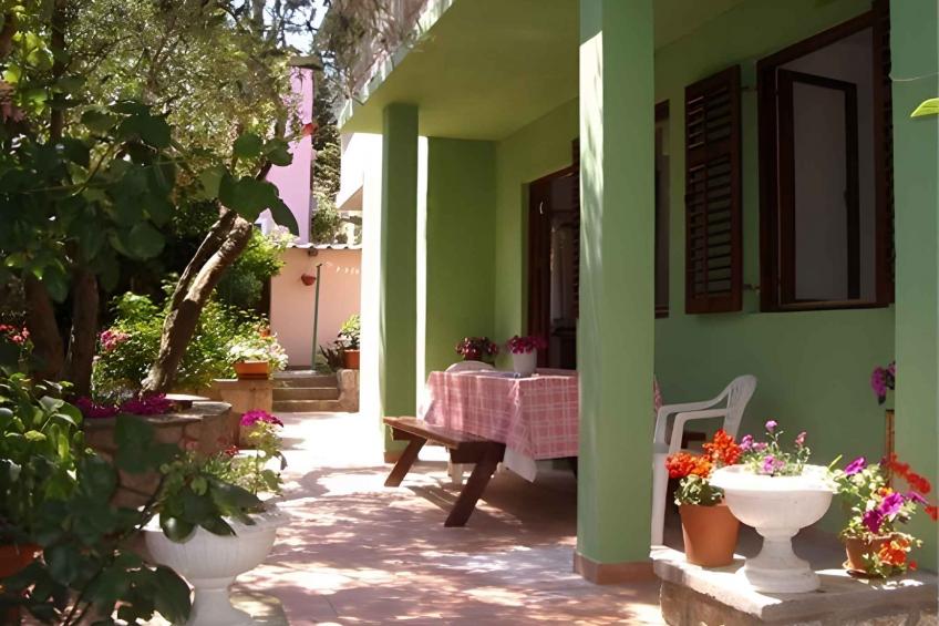 Vakantiewoning met een groot terras en een mooie tuin - VW-GWWM