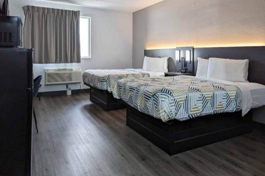 2 Queen Beds  Newly Redesigned Non-Smoking - foto 11