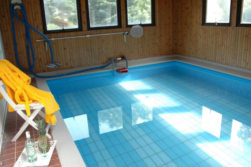 mit Indoorpool, Garten und Partyraum - foto 25