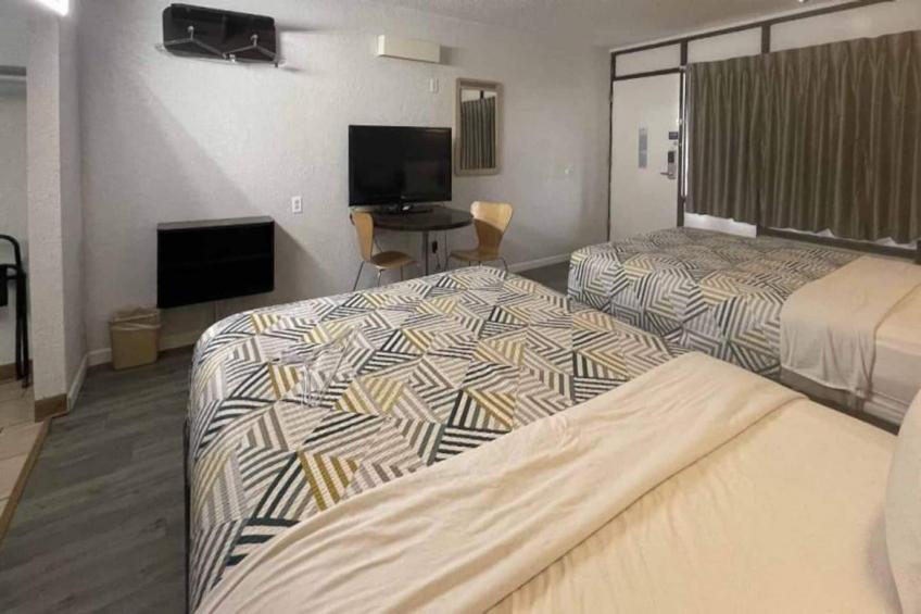 2 Queen Beds  Smoking - foto 5