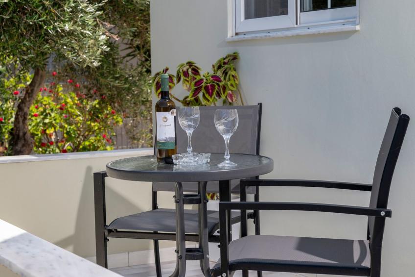 in einem Olivenhain in Strandnähe - foto 37