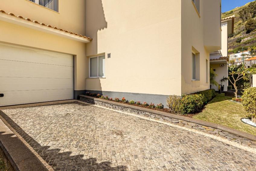 Luxuriöses Escape Village Calheta mit beheiztem Pool - foto 12