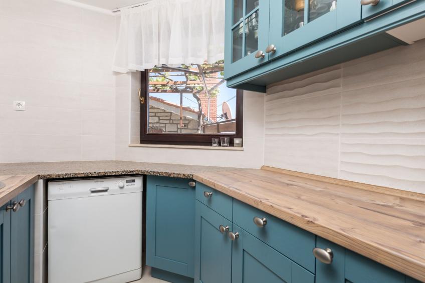 mit großem Garten und Pool - foto 48