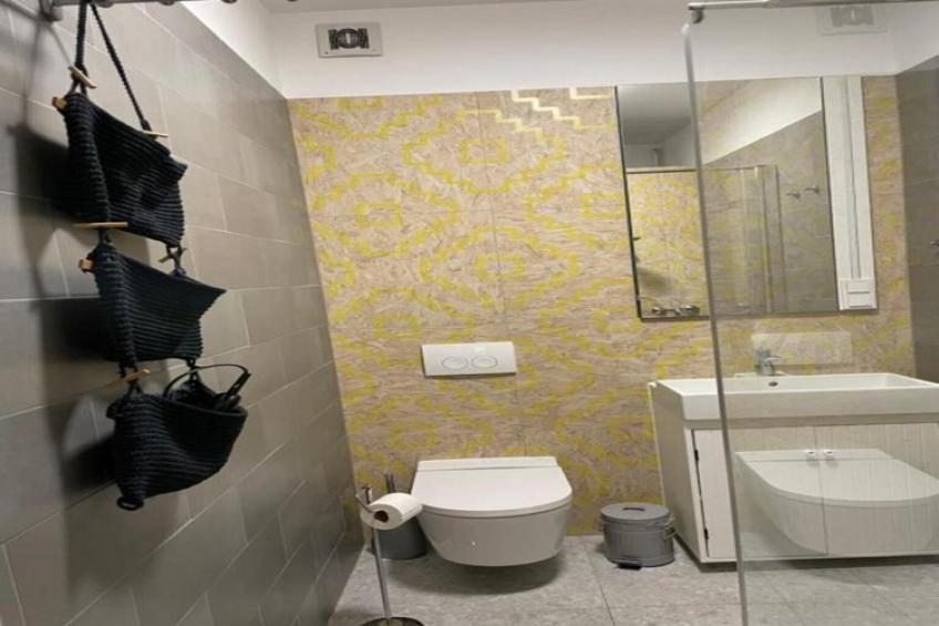 Modern & Charming - Free Private Parking - One Bedroom Apartment - foto 9