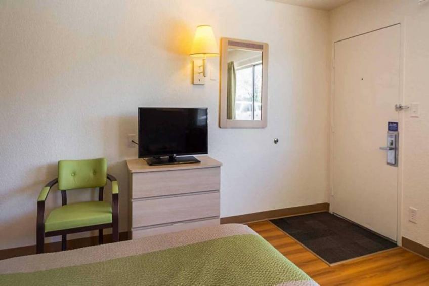 1 QUEEN BED - foto 7