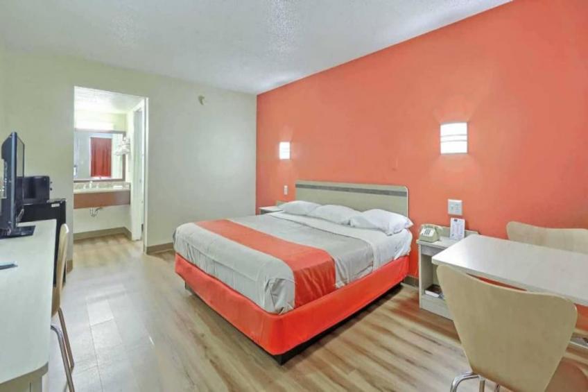 1 King Bed  Smoking - foto 9