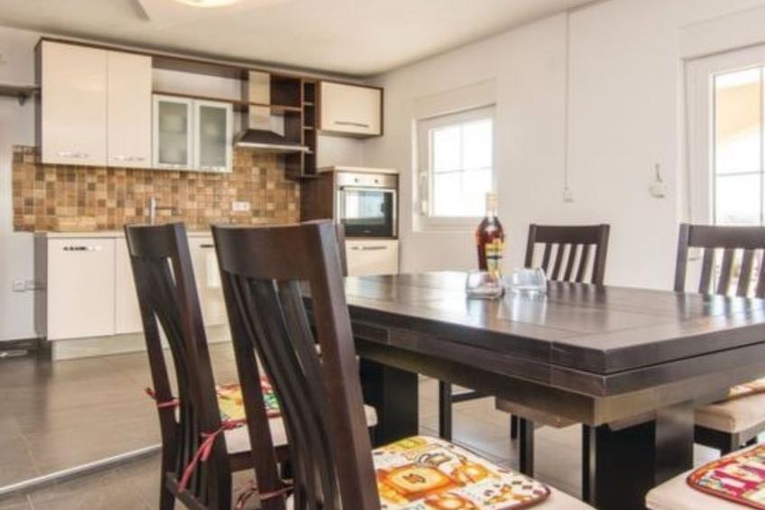 Laura mit Pool - foto 8