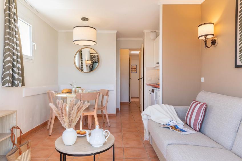 Pierre & Vacances Village Pont Royal en Provence Apartment 4 people - 1 bedroom - Balcony or terrace - Air-conditioned - Renovated - foto 9
