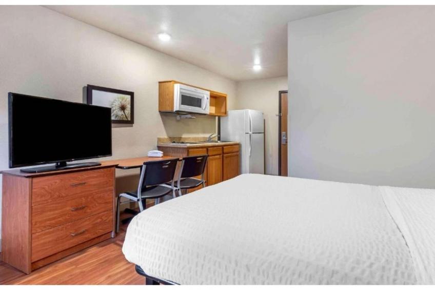 1 Full Bed | ADA\/Tub\/Non-Smoking\/Kitchen - foto 15