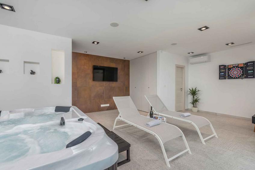 Villa met privézwembad en jacuzzi - BF-MMXRZ - foto 41