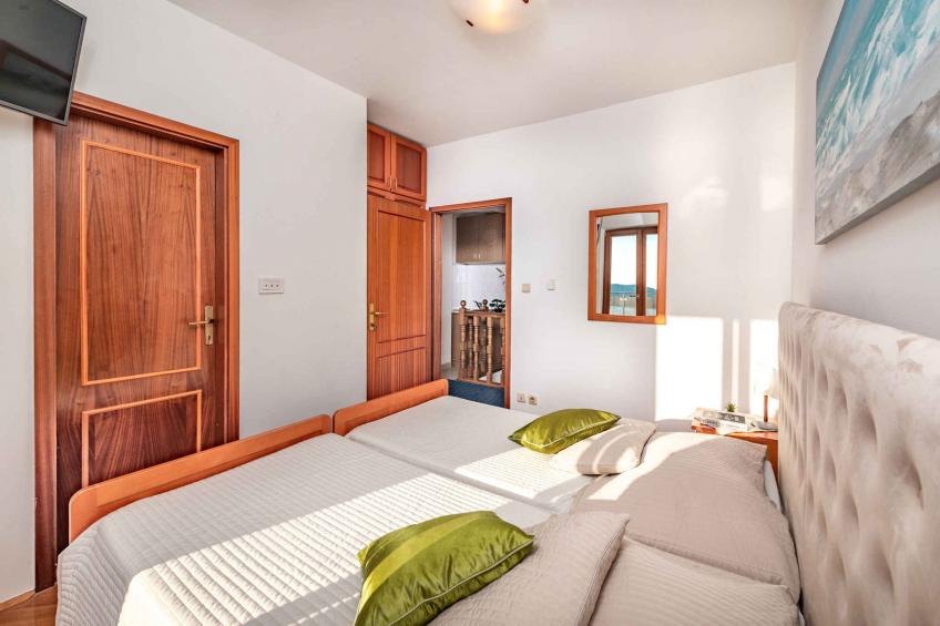 Holiday home with air conditioning, pool and sea view in Orašac - BF-NJH63 - foto 44