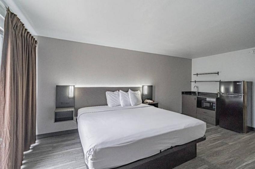 1 King Bed  Suite Non-Smoking Kitchen - foto 33