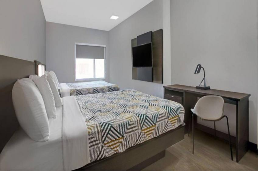 2 Queen Beds Nsmk Mini Fridge - foto 9
