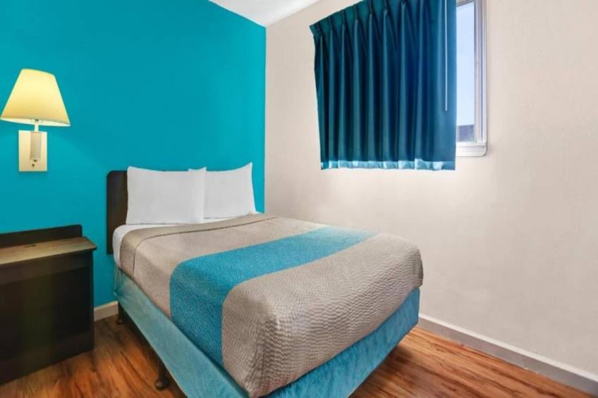 1 King - 1 Full Bed  Mobil Access RI Shwr Nsmk Ste - foto 6