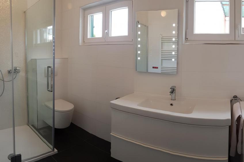 Großes, strandnahes Ferienhaus in Podglavica - foto 8