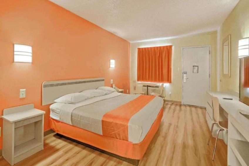 1 King Bed  Mobility Accessible Tub Nsmk
