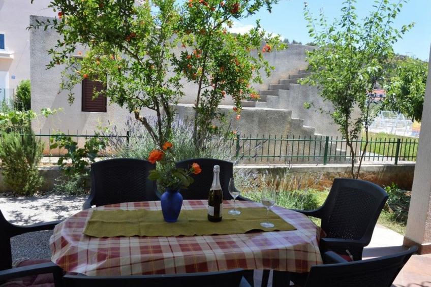 in Poljica mit privatem Parkplatz - foto 18