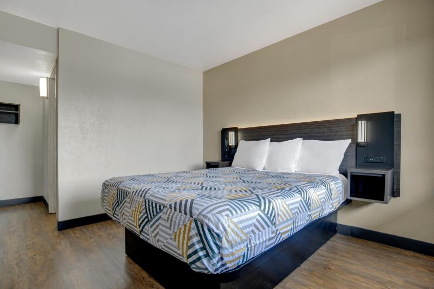 1 Queen Bed  Mobil Access Tub Nsmk Micfridg - foto 5