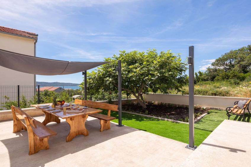 Contemporary Apartment with Terrace and Spacious Garden - Two Bedroom Apartment with Terrace - foto 17