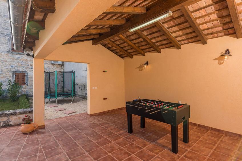 Gemütliches Ferienhaus in Peresiji mit Grill und Terrasse - foto 37