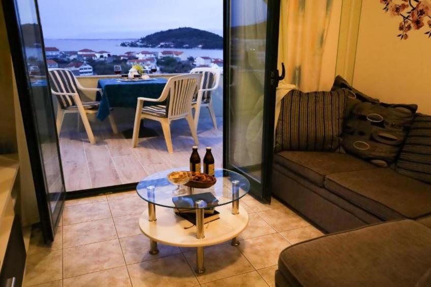 Franov Butique Residence - Two bedroom apartment with sea view (Silvija)