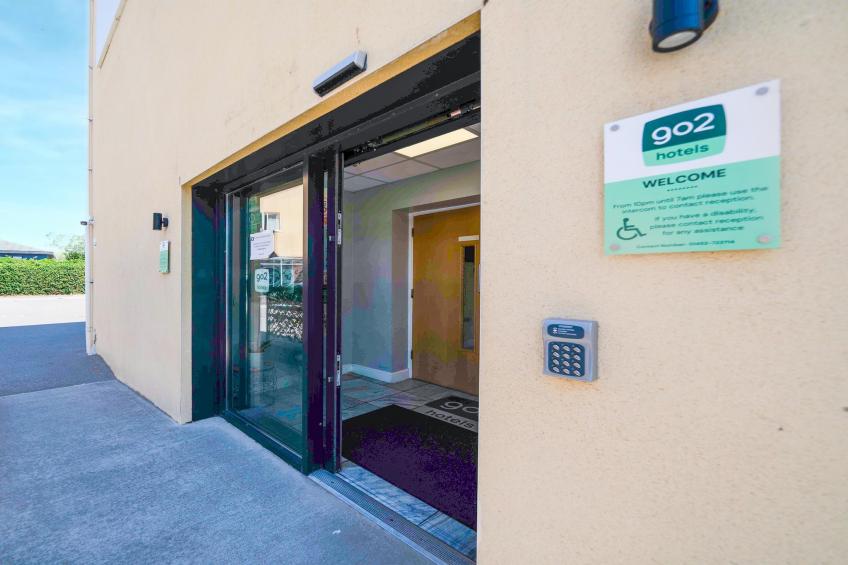 GO2 Gloucester Hotel by OYO  Double Room - foto 6